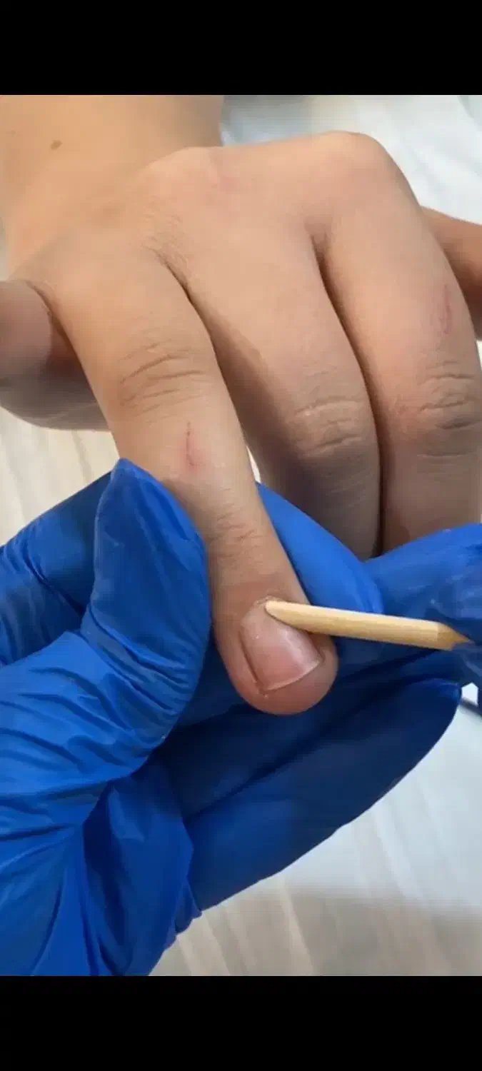 تخفیف ویژه آموزش کاشت ناخن و پدیکور وپارافین تراپی|خدمات آرایشگری و زیبایی|بروجرد, |دیوار