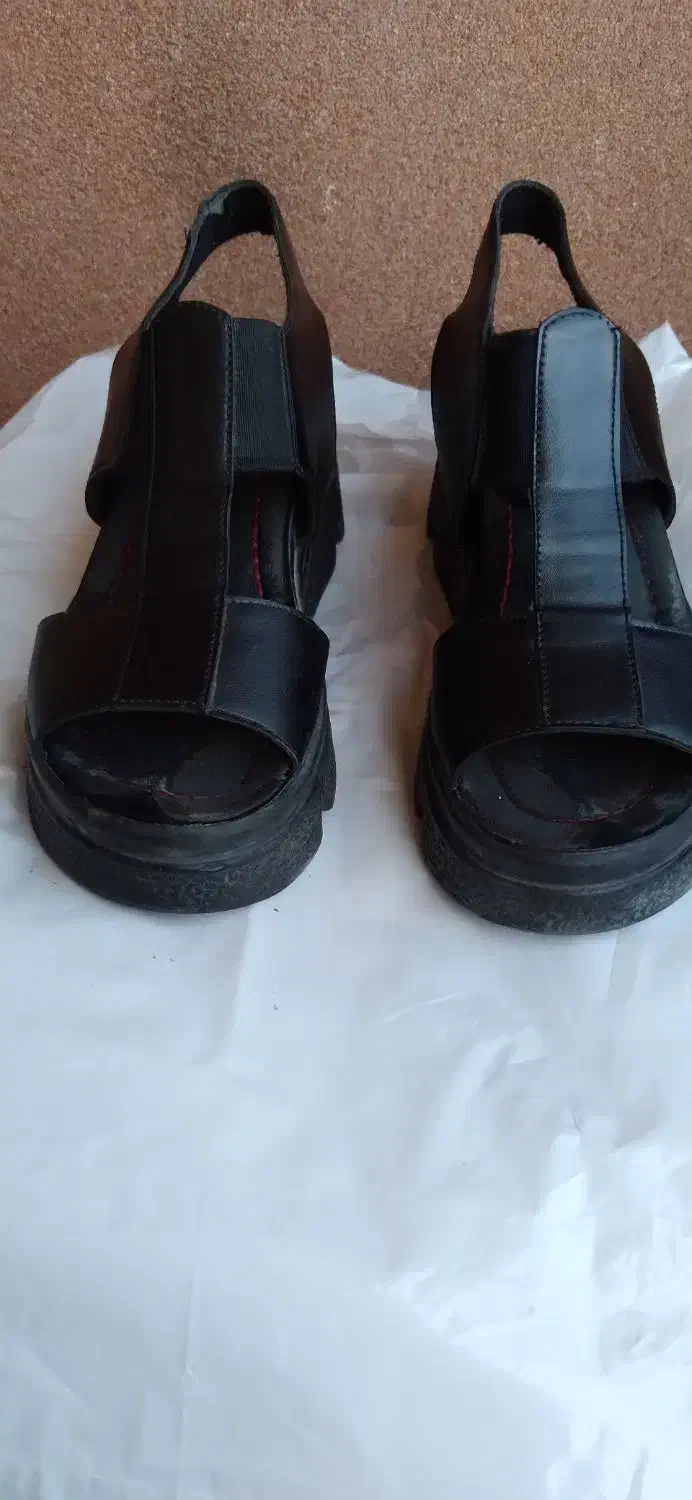 یک جفت صندل در حدنو بفروش میرسد|کیف، کفش، کمربند|خرم‌آباد, |دیوار