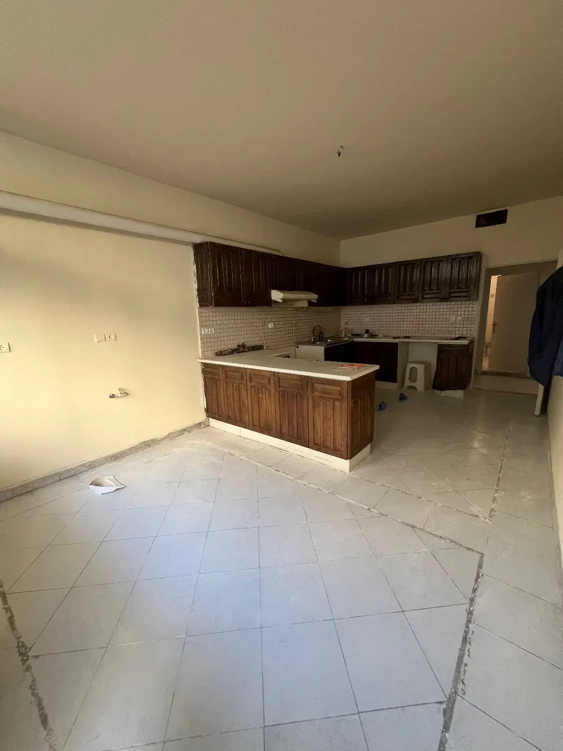 ۲۴۰ متر ۳ خوابه توانیر پارک ساعی