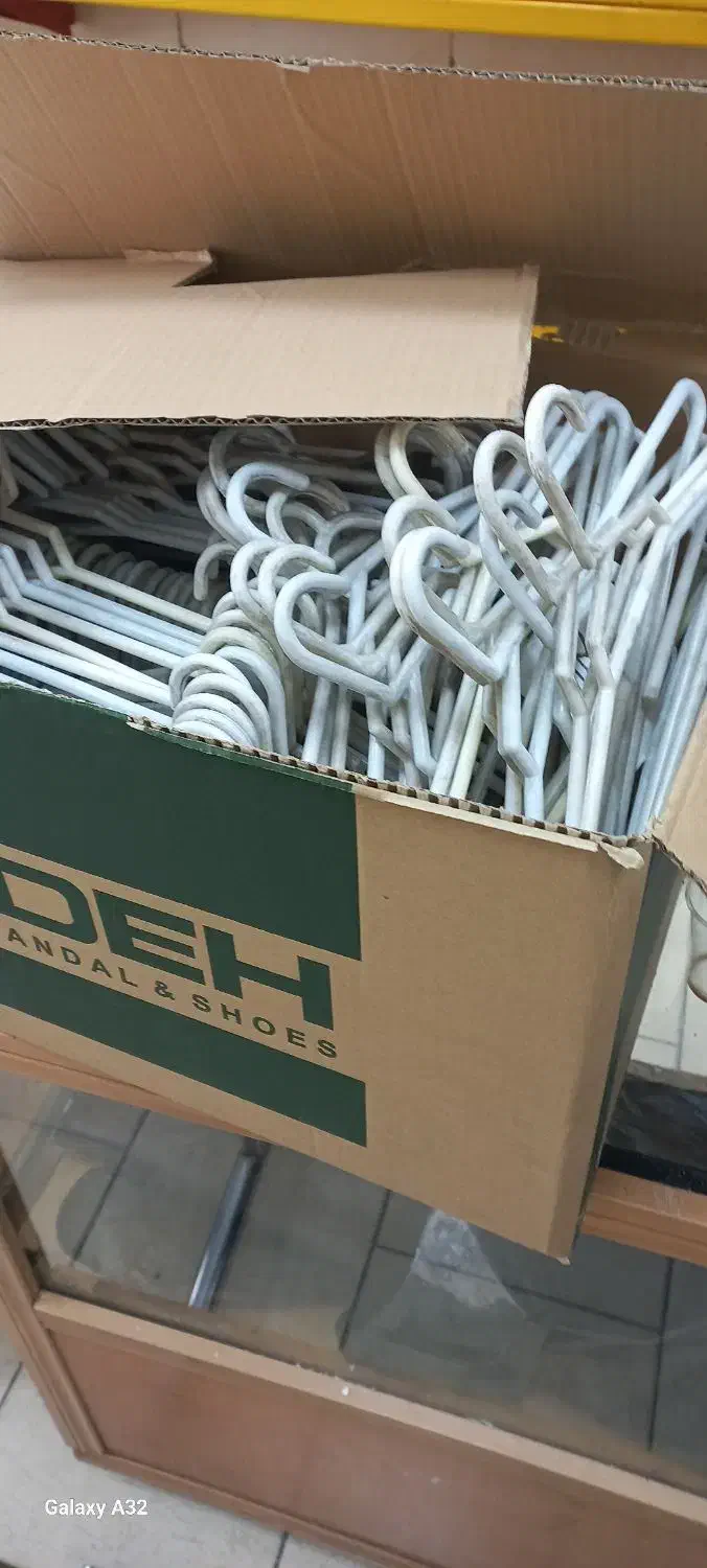 رگال و مانکن و چوب لباسی و بخاری و قفسه|فروشگاه و مغازه|کرج, کرج نو|دیوار