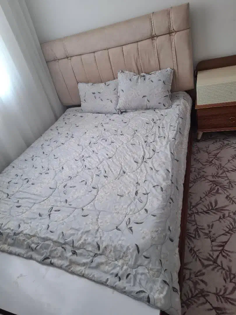 تخت همراه با تشک و پاتختی .میز آرایش|تخت و سرویس خواب|خوشاب, |دیوار