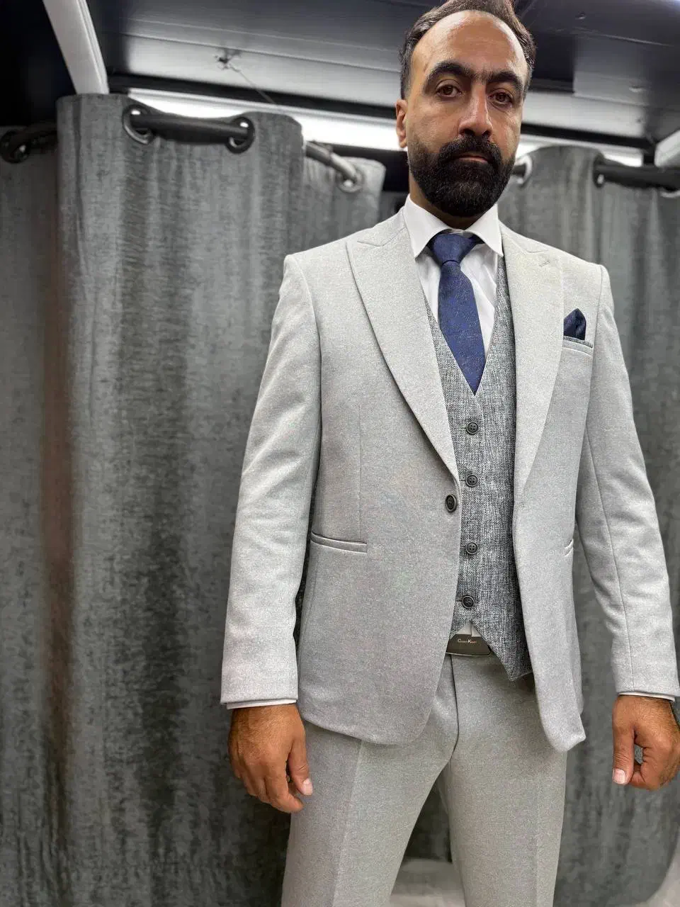 تو مجلس بدرخش|لباس|اصفهان, فرهنگیان|دیوار