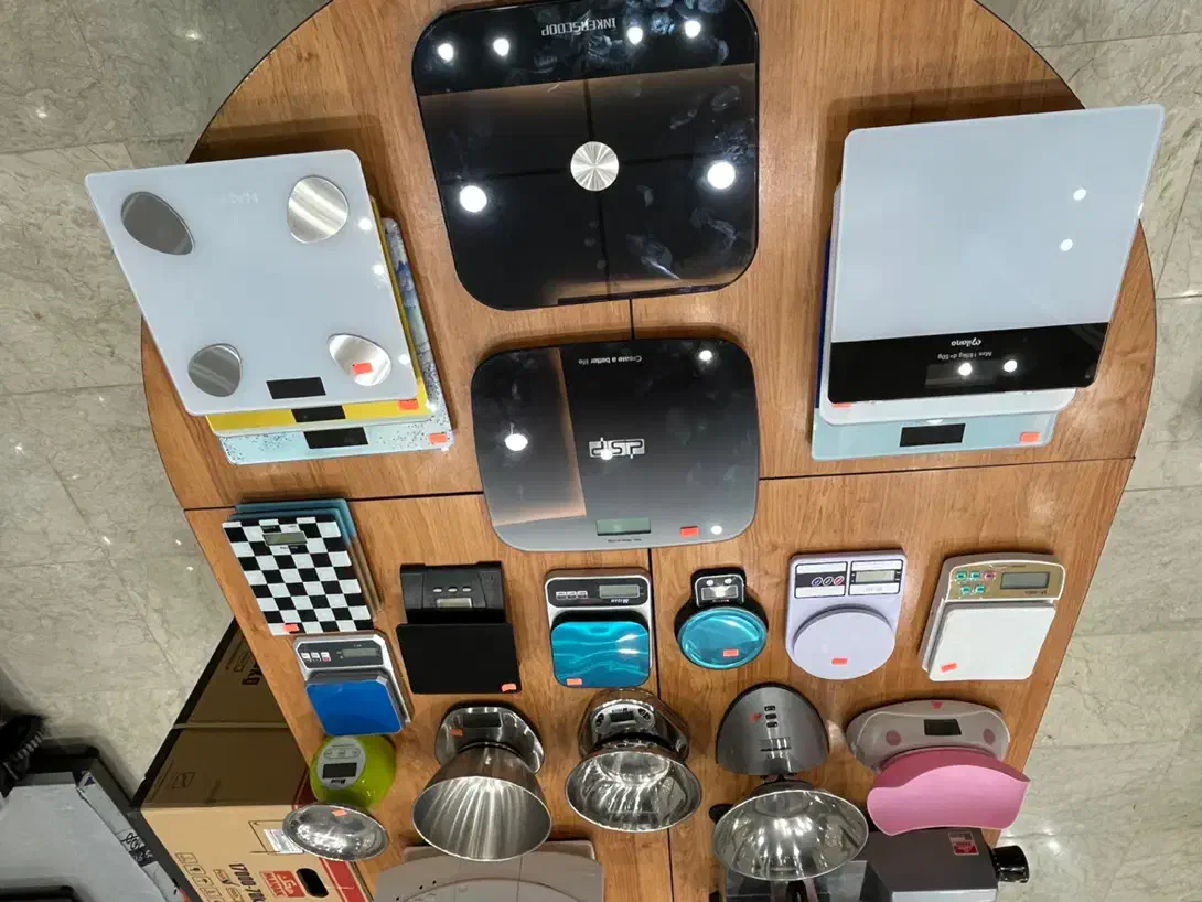 ترازو خانگی و غیره ..|فروشگاه و مغازه|یزد, |دیوار