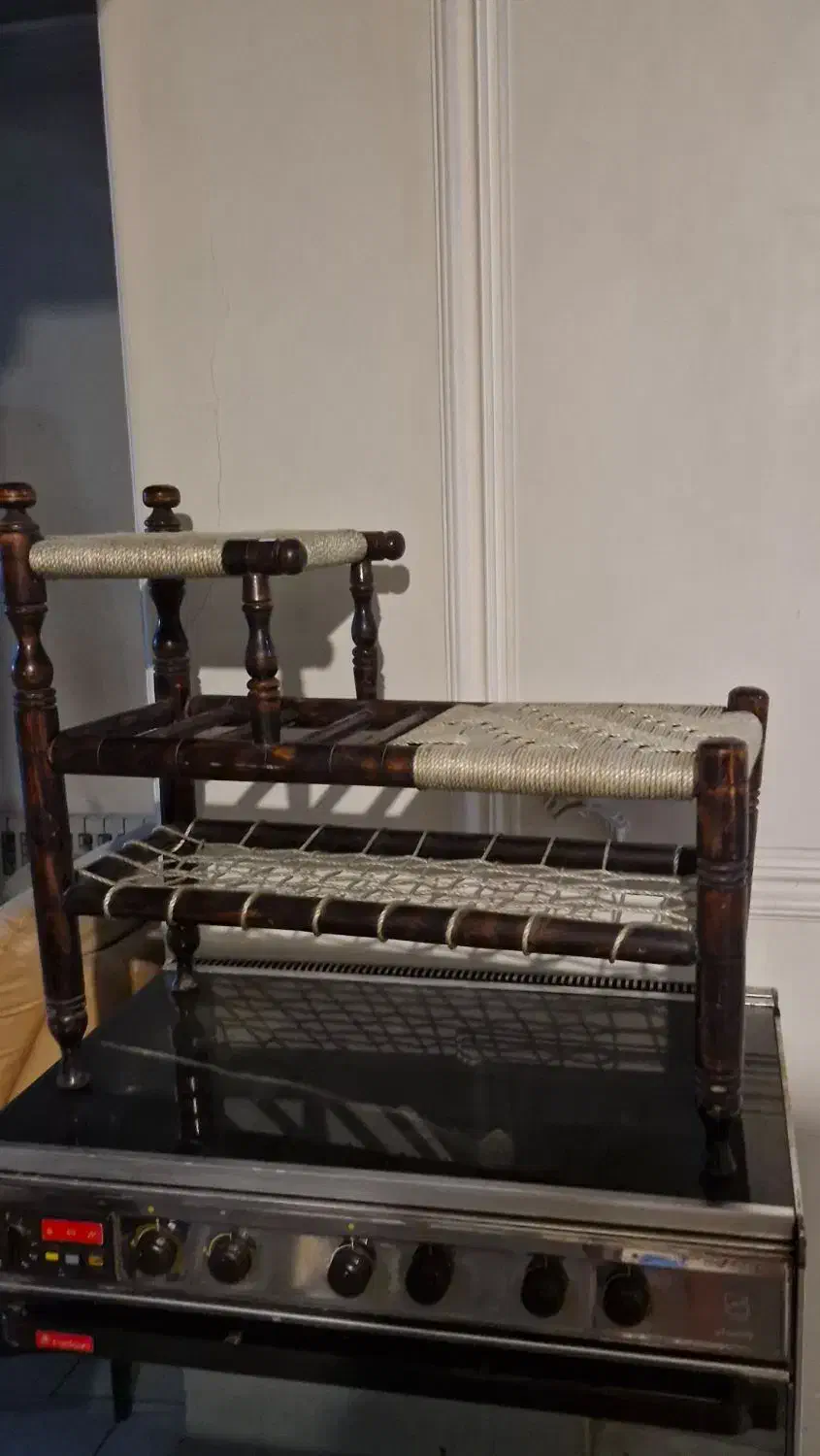 یک عدد میز تلفن،محکم و زیبا|میز تلفن|تهران, اوین|دیوار