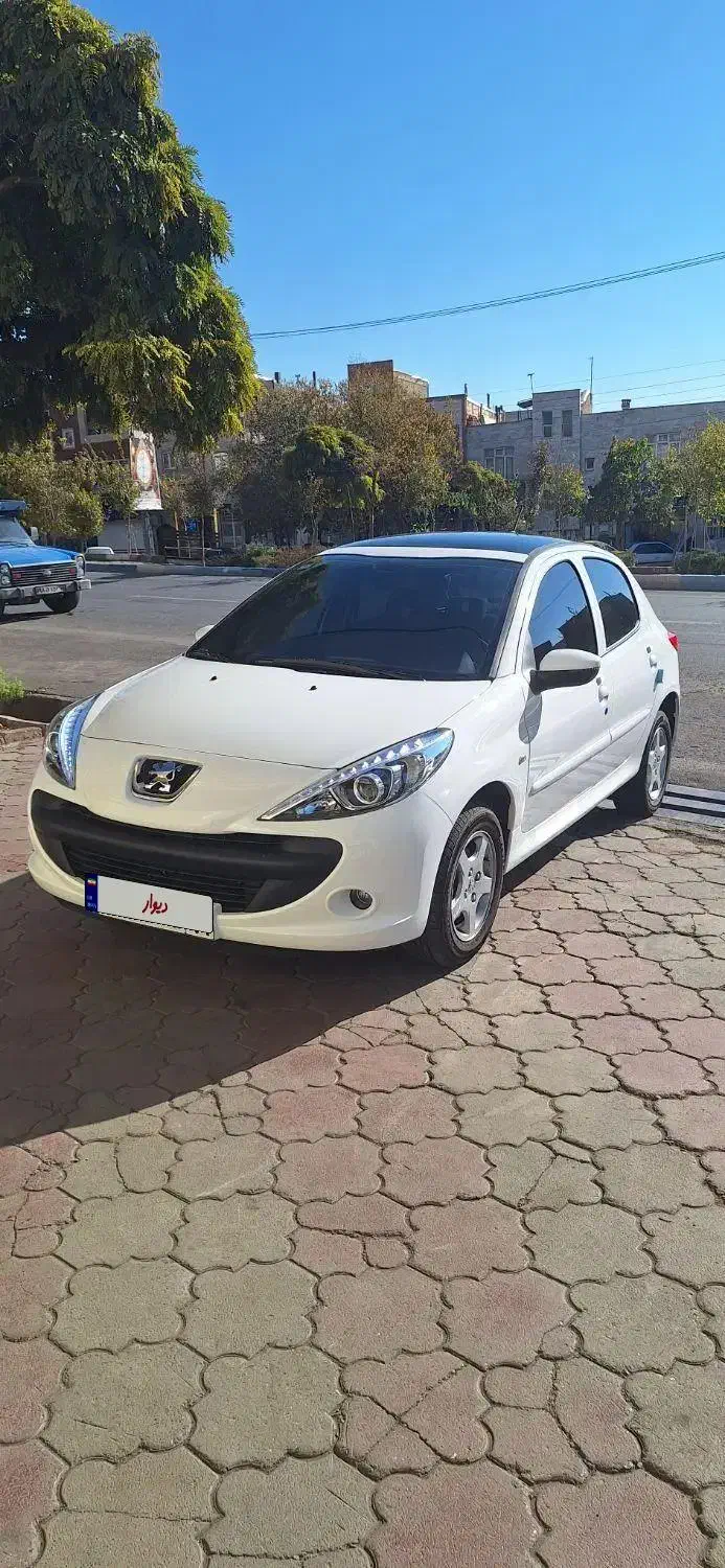 پژو 207i پانوراما اتوماتیک TU5P سفید مدل 1403|خودرو سواری و وانت|تبریز, |دیوار