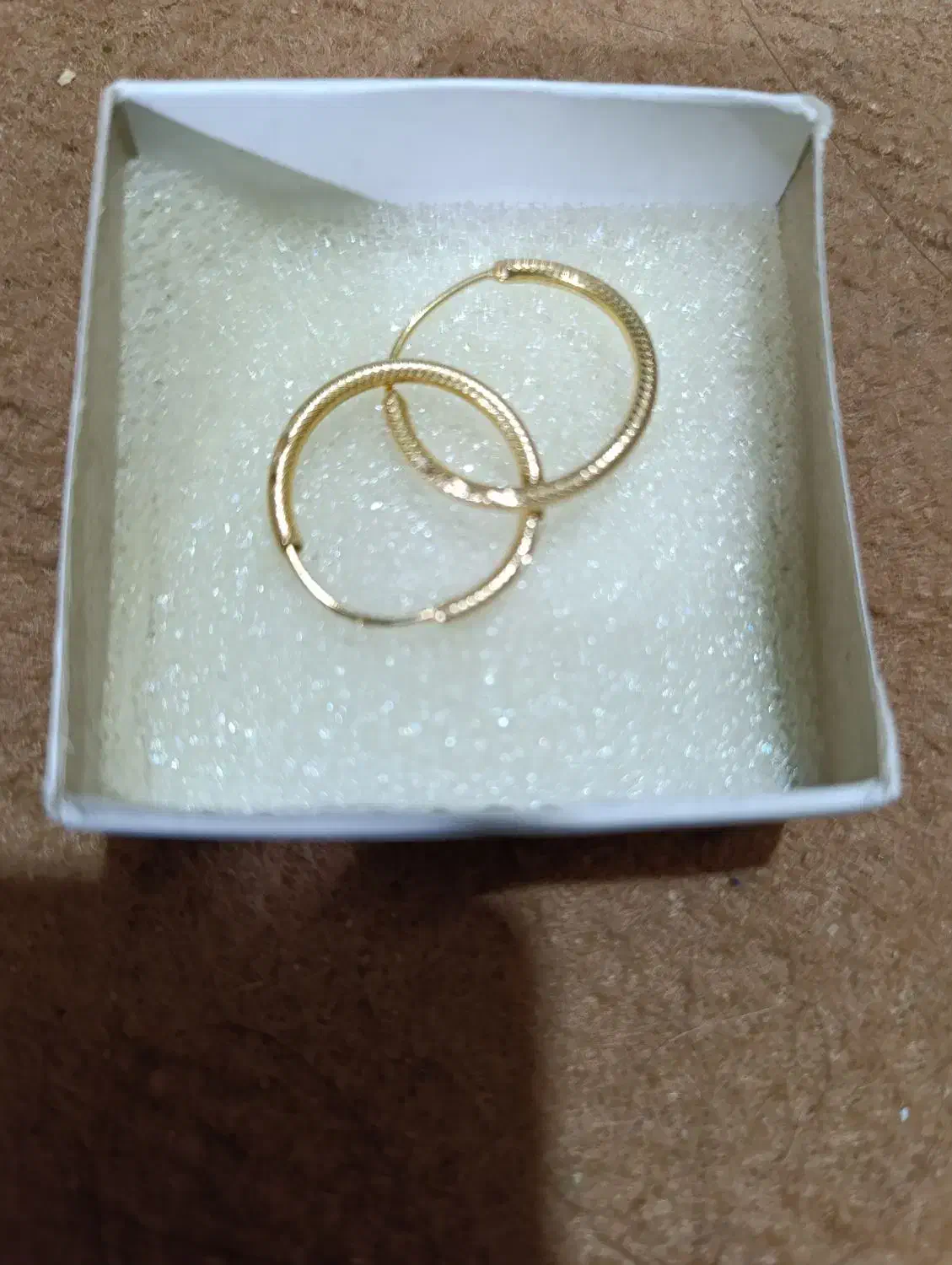 گوشواره حلقه ای|جواهرات|دوگنبدان, |دیوار