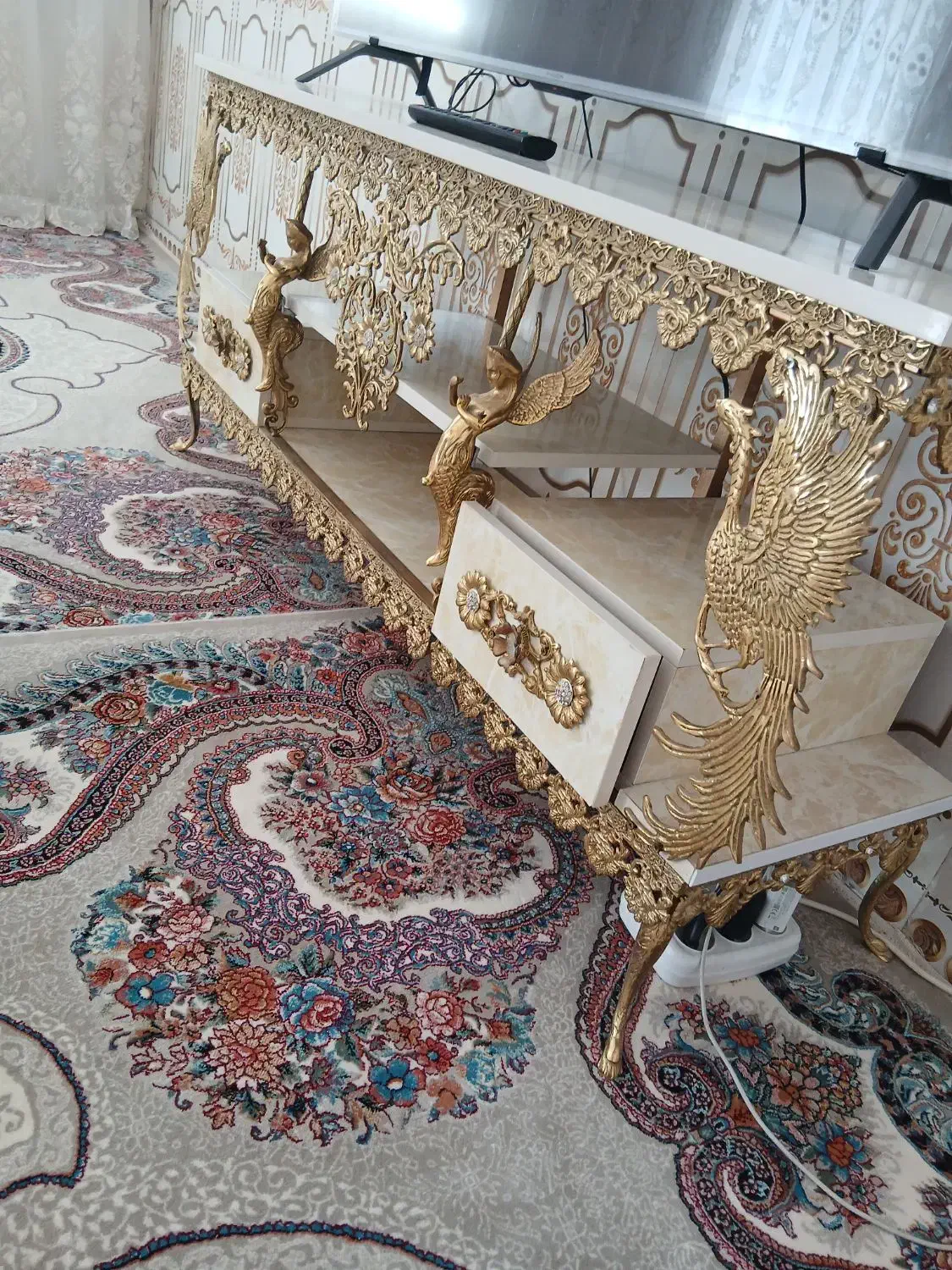 زیر تلویزیون برنج|میز تلویزیون|بروجرد, |دیوار