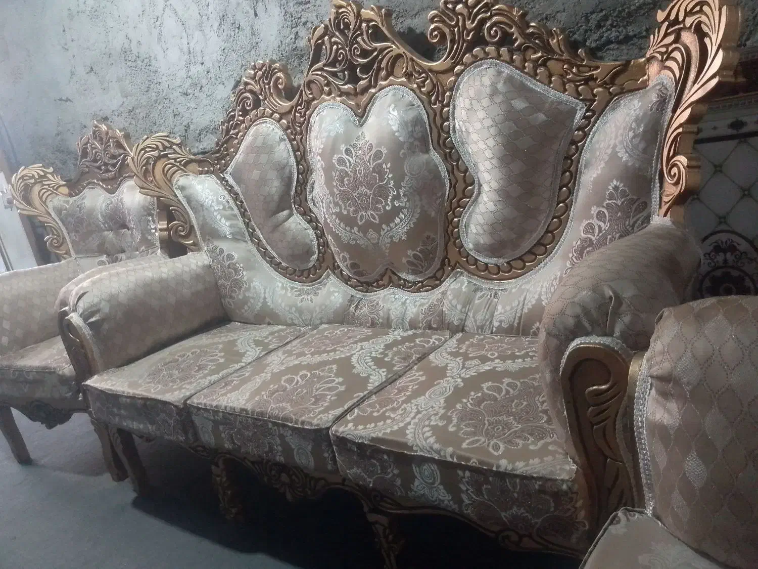 مبلمان‌سلطنتی امی‌دی‌افی ۷نفره‌کاملاسالم|مبلمان خانگی و میز عسلی|چابهار, |دیوار