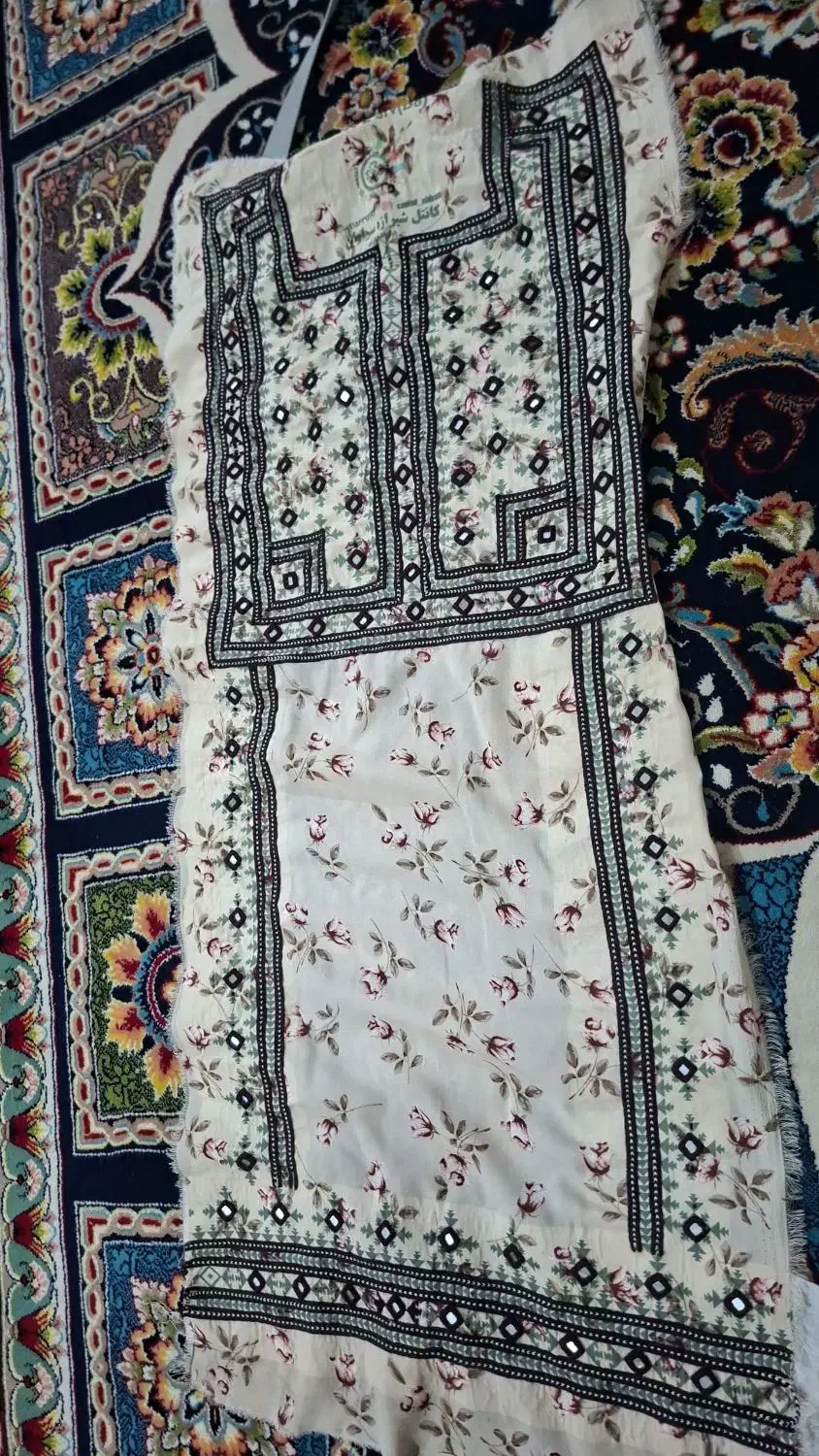 لباس پذیرفته میشه|لباس|سراوان, |دیوار