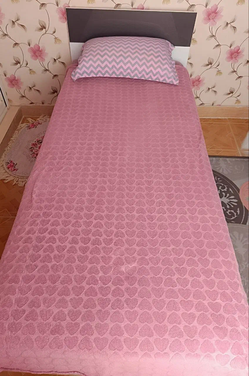 تخت خواب یک نفره همراه تشک|تخت و سرویس خواب|بیجار, |دیوار