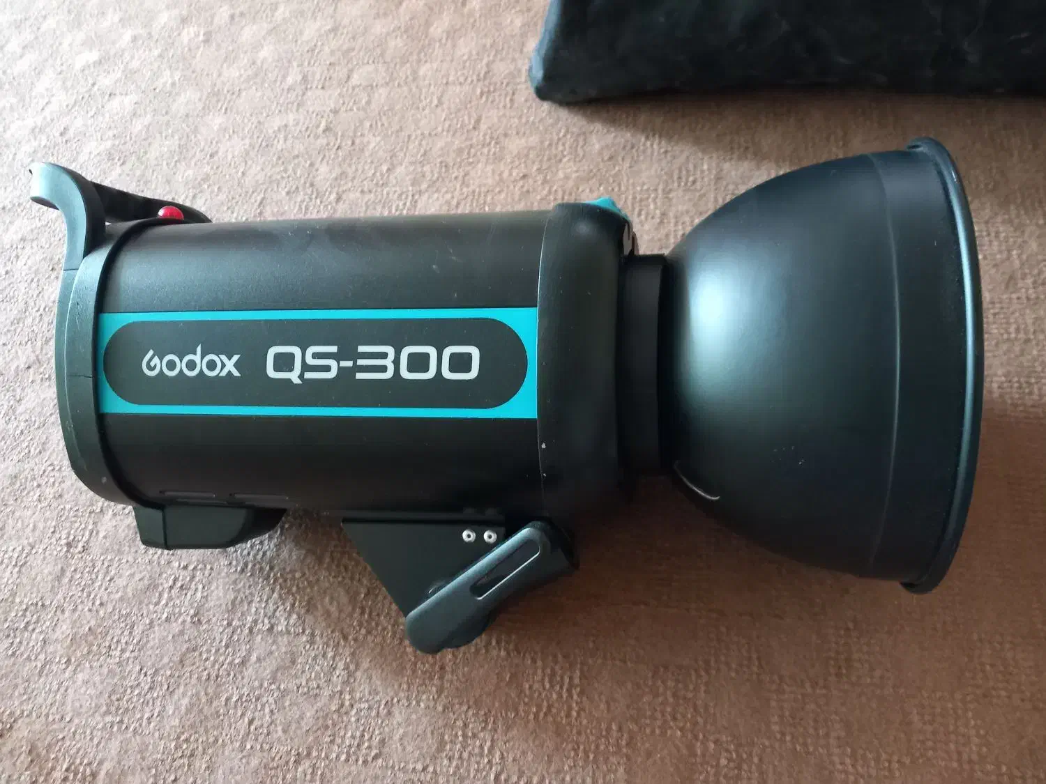 فلاش  گودکس ۳۰۰ ژول|دوربین عکاسی و فیلم‌برداری|شاهین‌شهر, خانه کارگر|دیوار