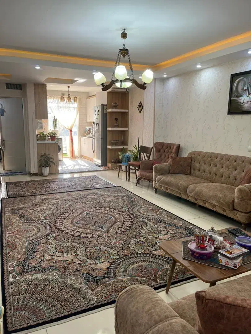 آپارتمان ۱۰۰ متری شقایق غربی روبه افتاب|اجارهٔ آپارتمان|کرج, گلشهر|دیوار