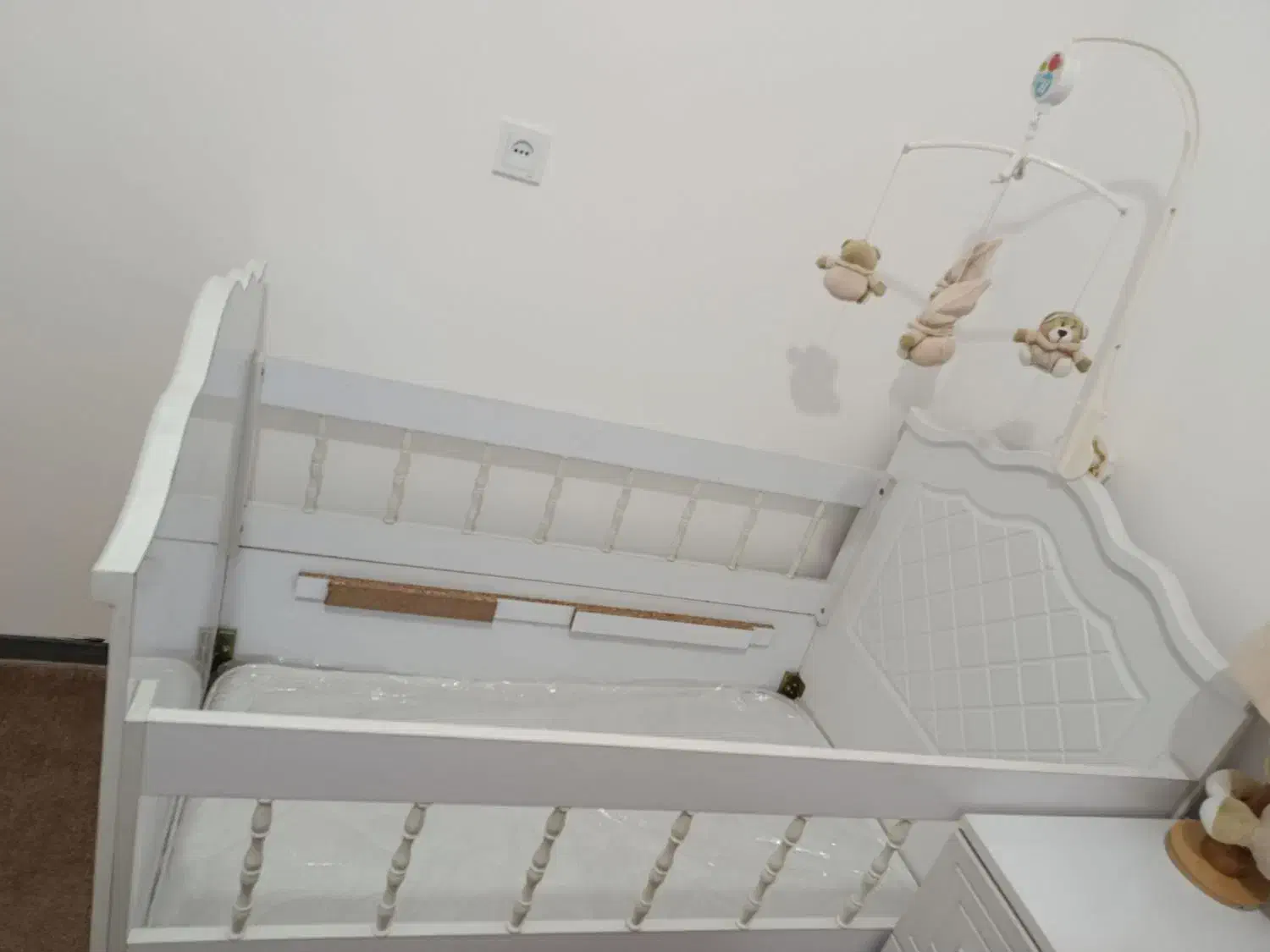 تخت کودک|تخت و صندلی بچه|قم, ولیعصر|دیوار