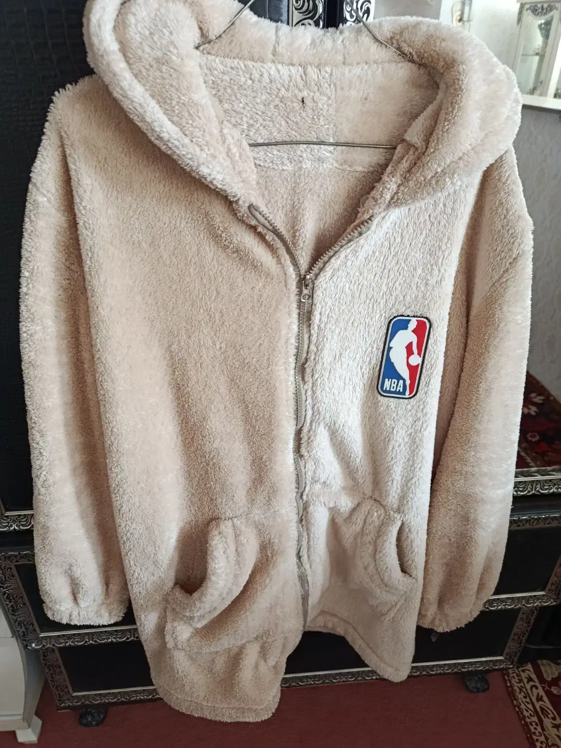 بارانی داخل تدی|لباس|اهر, |دیوار