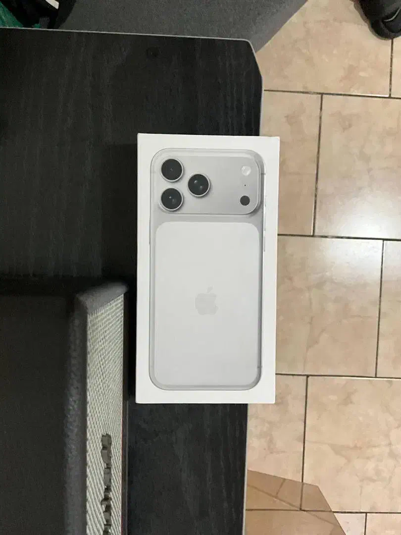 آیفون ۱۷ پرومکس zaa سیلور ۲۵۶ ریجستر شده|موبایل|تهران, خواجه نصیر طوسی|دیوار