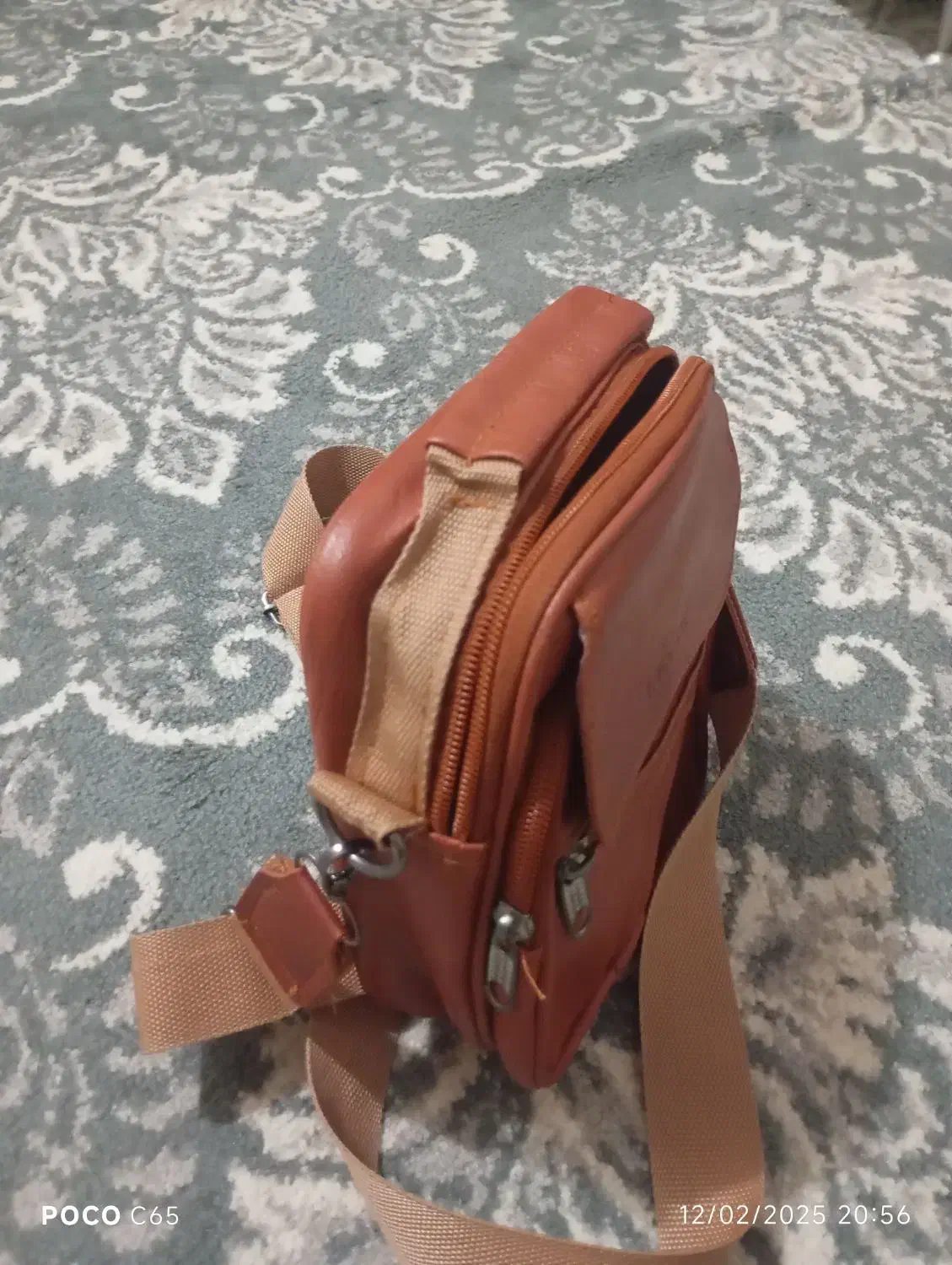 کیف چرمی|کیف، کفش، کمربند|فومن, |دیوار