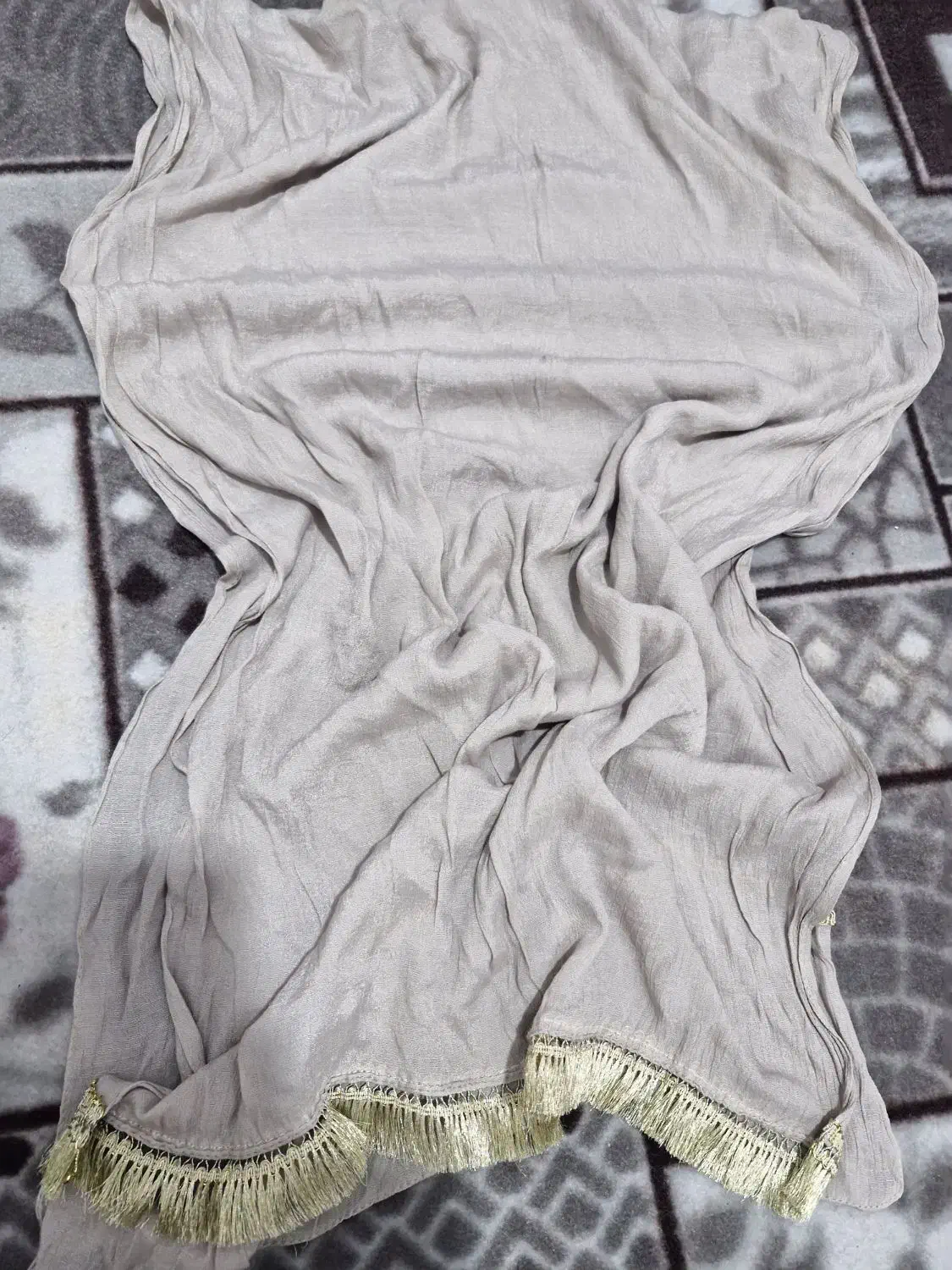 شال پاییزی به علت جمع کردن مغازه فقط ۵۰ ت|لباس|تهران, خلیج فارس|دیوار