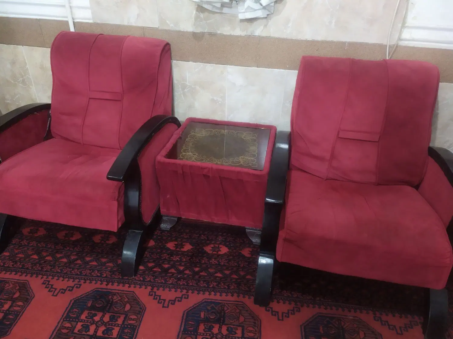 مبل|مبلمان خانگی و میز عسلی|شیروان (لرستان), |دیوار