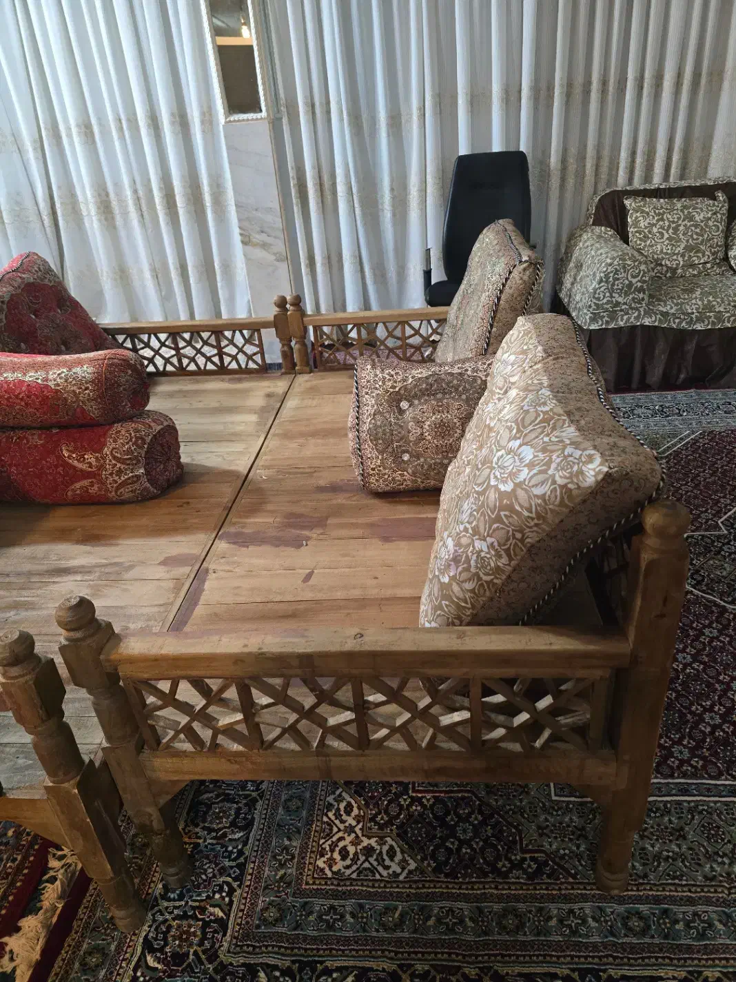 تخت و صندلی چوبی|صندلی و نیمکت|قم, هفت تیر|دیوار