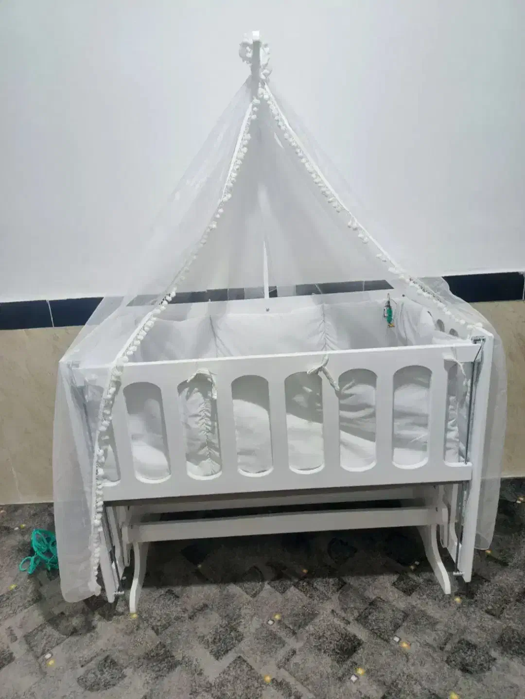 تخت کودک کنارمادر|تخت و سرویس خواب|مریوان, |دیوار