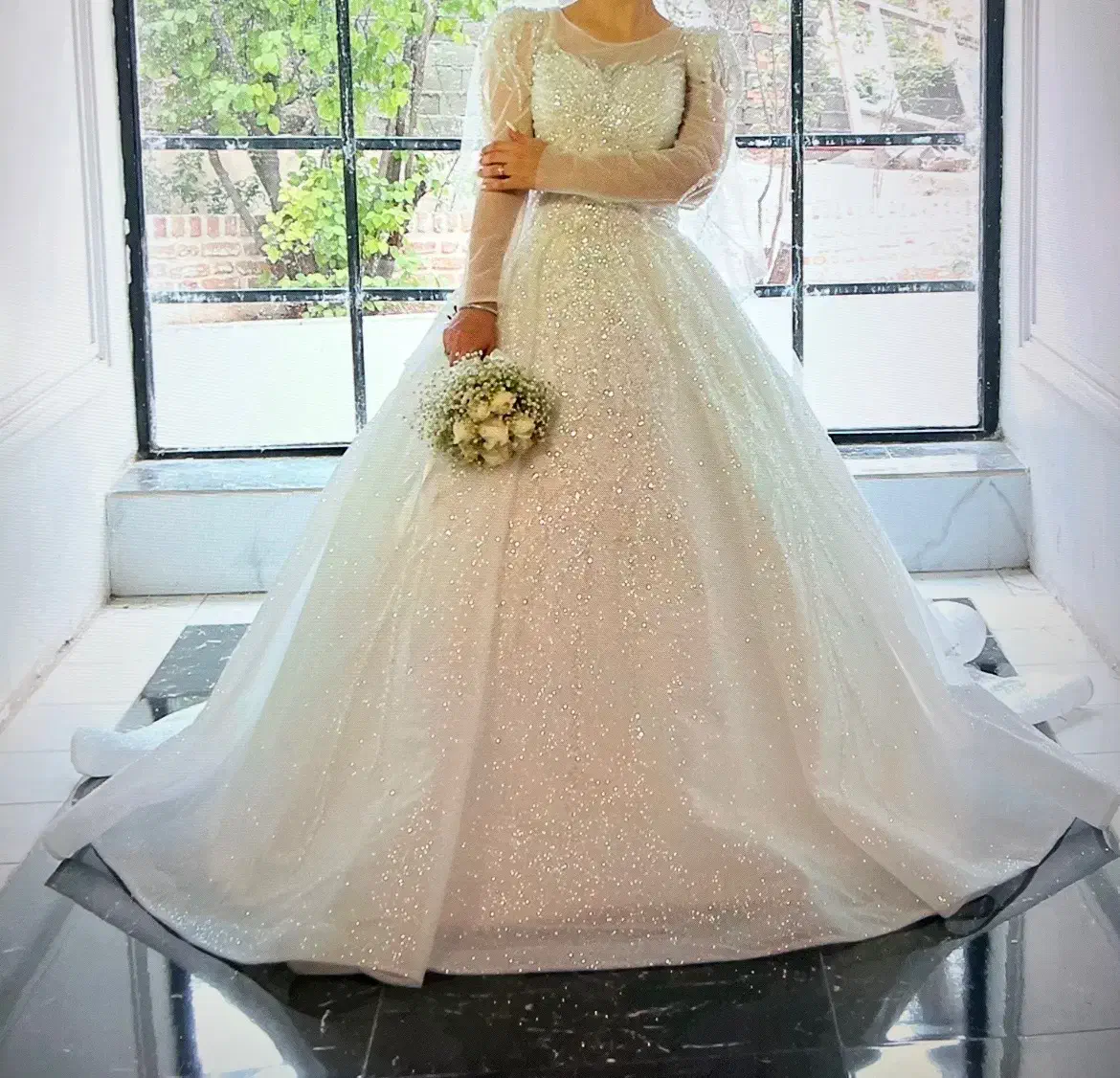 لباس عروس|لباس|رودهن, |دیوار