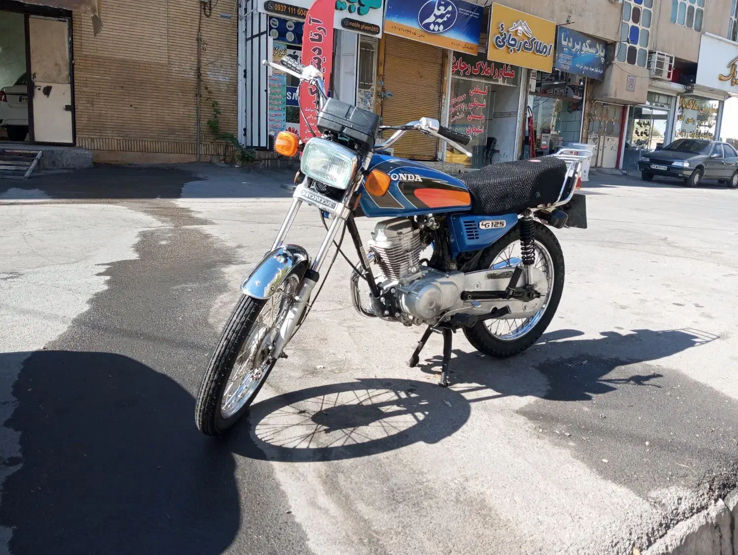 برمودا  94 بکر|موتورسیکلت|شیراز, لشکری‎|دیوار