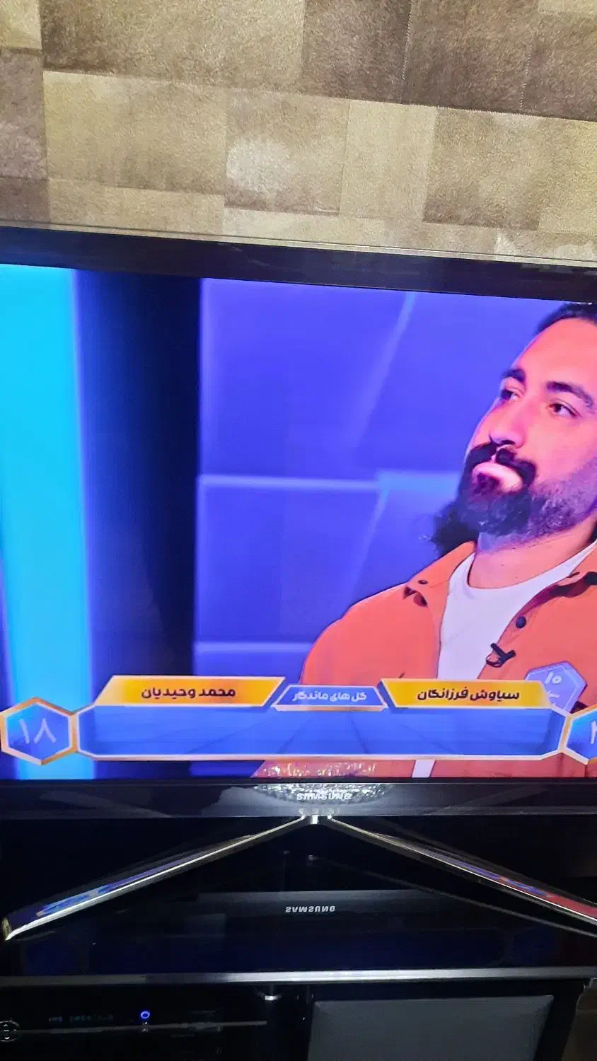 تلویزیون سامسونگ ۴۶ اینچ و سینمای خانگی|تلویزیون و پروژکتور|تبریز, |دیوار