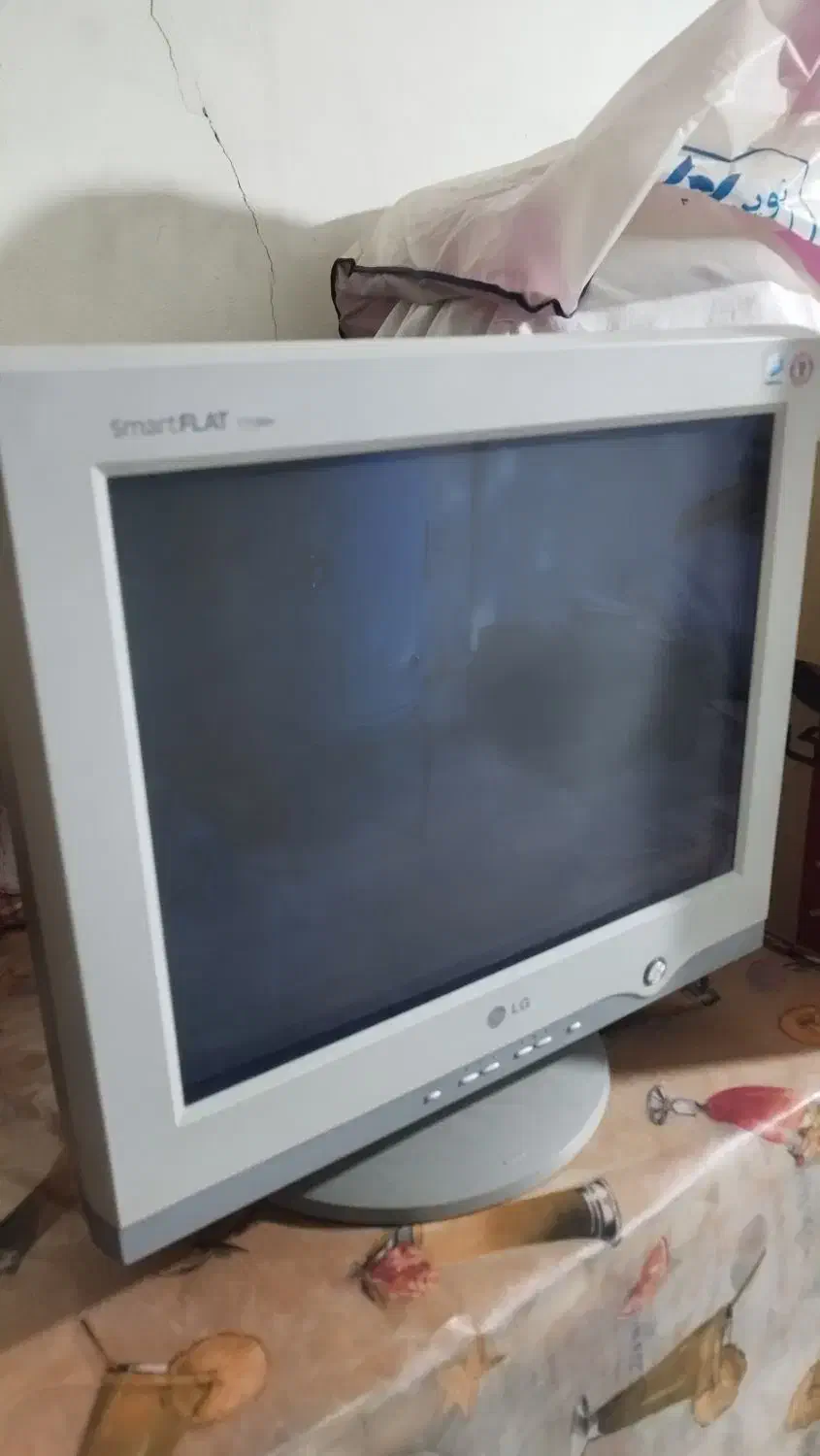 فروش مانیتور قدیمی کار کرده|قطعات و لوازم جانبی رایانه|همدان, |دیوار