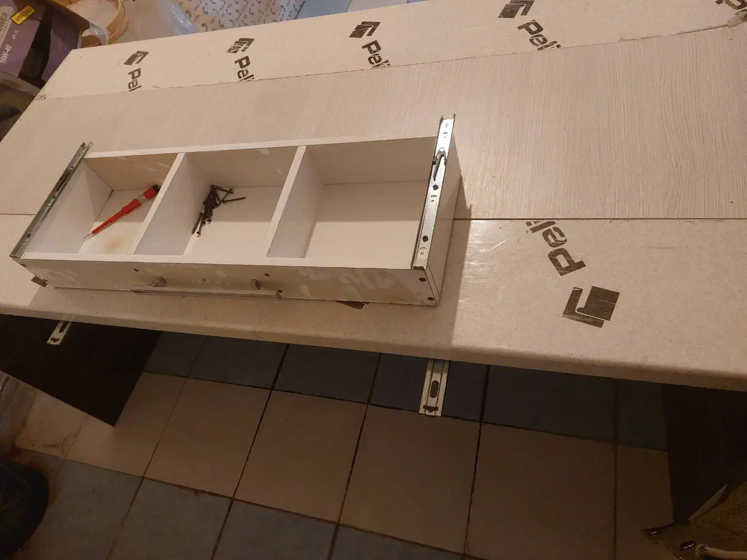 میز ام دی اف بزرگ کارگاهی|میز تحریر و کامپیوتر|بیرجند, |دیوار