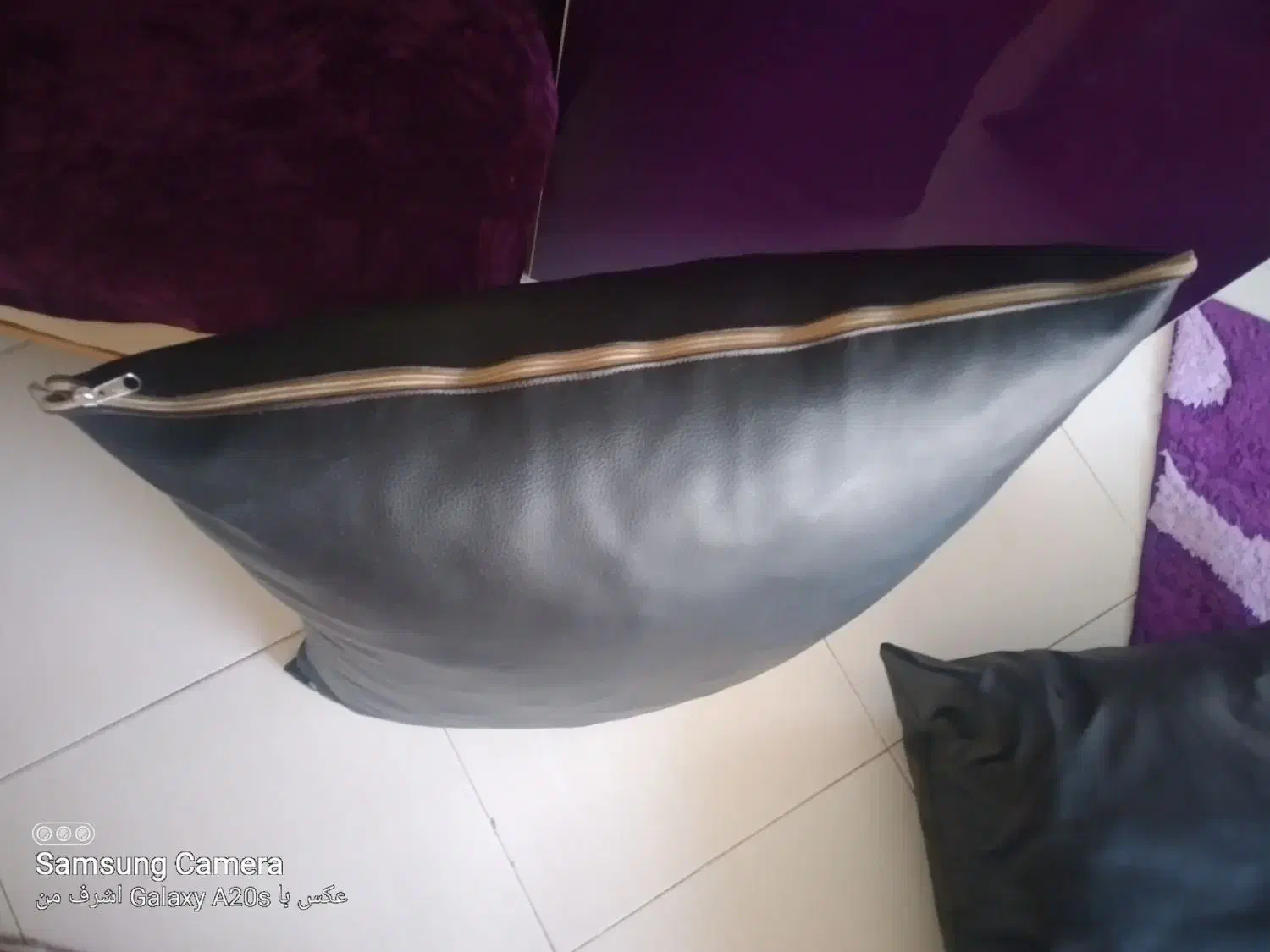 دوتا بالش چرمی ۶۰×۶۰شهرک گلستان|رختخواب، بالش، پتو|تهران, گلستان (شهرک راه آهن)|دیوار