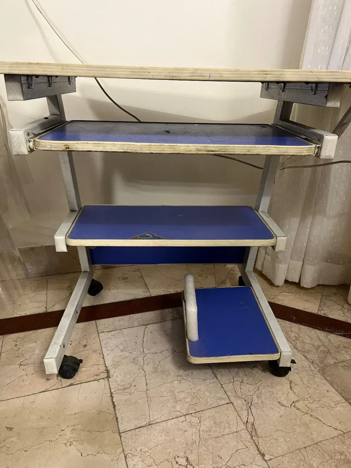 میز کامپیوتر چند تکه تا شو مارک ایران آمیکو|میز تحریر و کامپیوتر|ساری, |دیوار