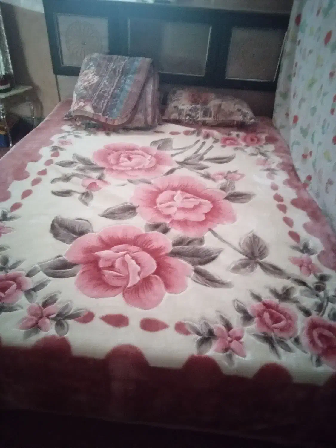 تخت|تشک تختخواب|سبزوار, قصبه غربی|دیوار