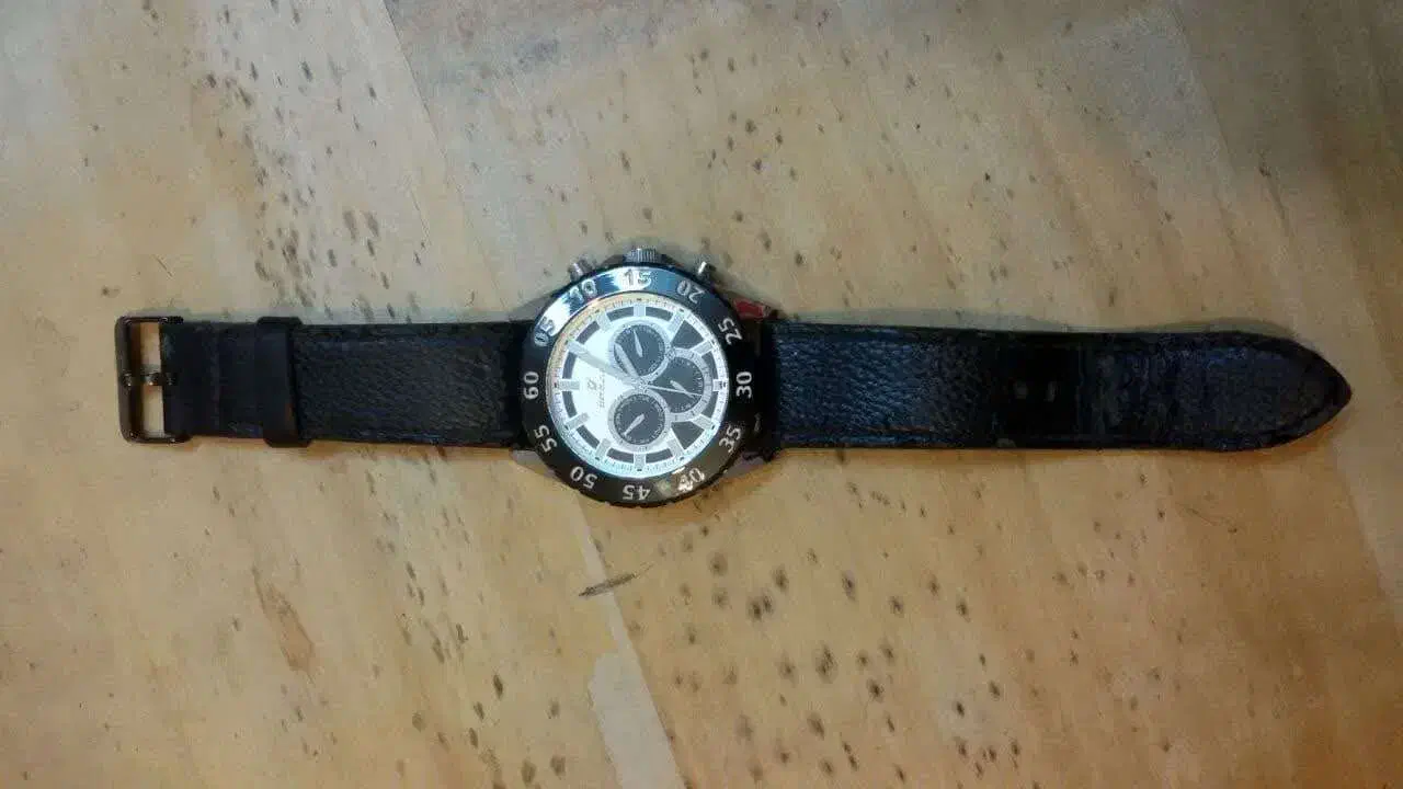 ساعت مچی|ساعت|لنجان, |دیوار