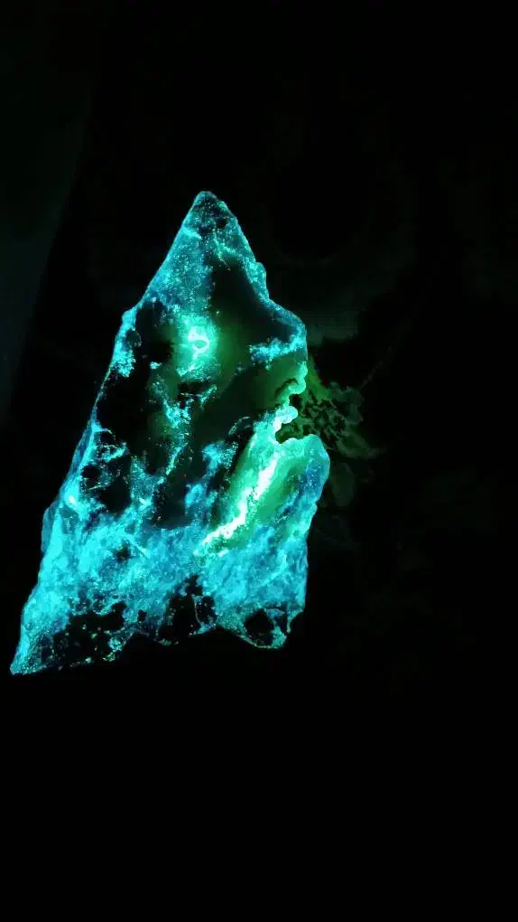 سنگ شب چراغ|کلکسیون اشیاء عتیقه|هشتگرد, هشتگرد قدیم|دیوار