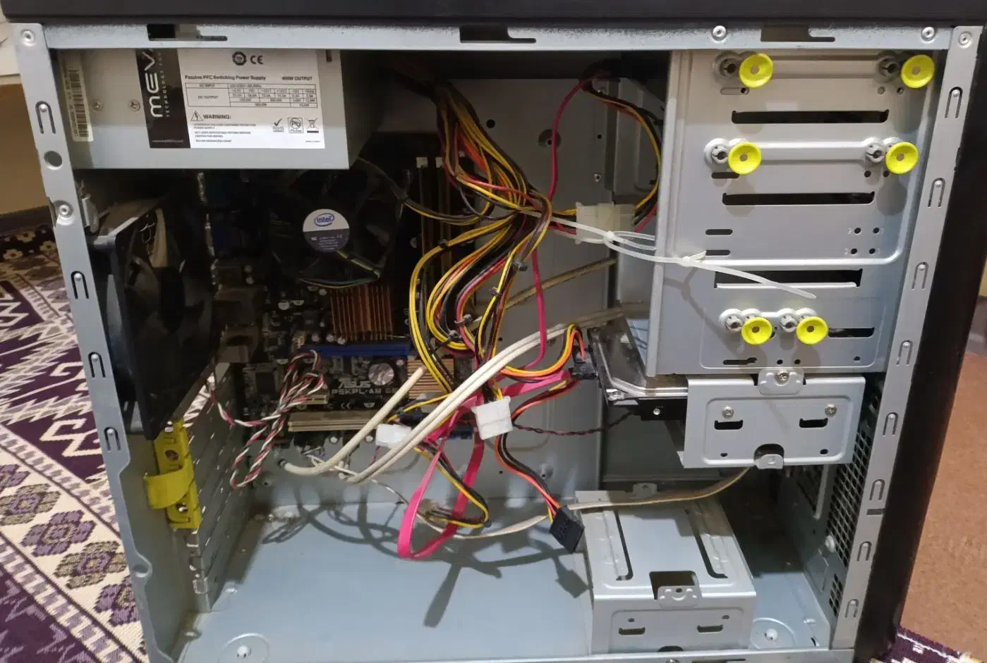 کیس کامپیوتر|رایانه رومیزی|پردیس, فاز ۱۱|دیوار