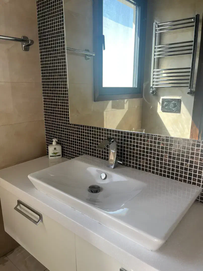 زعفرانیه۴۵۰ متر زمین در۶۵۰ متر بنا