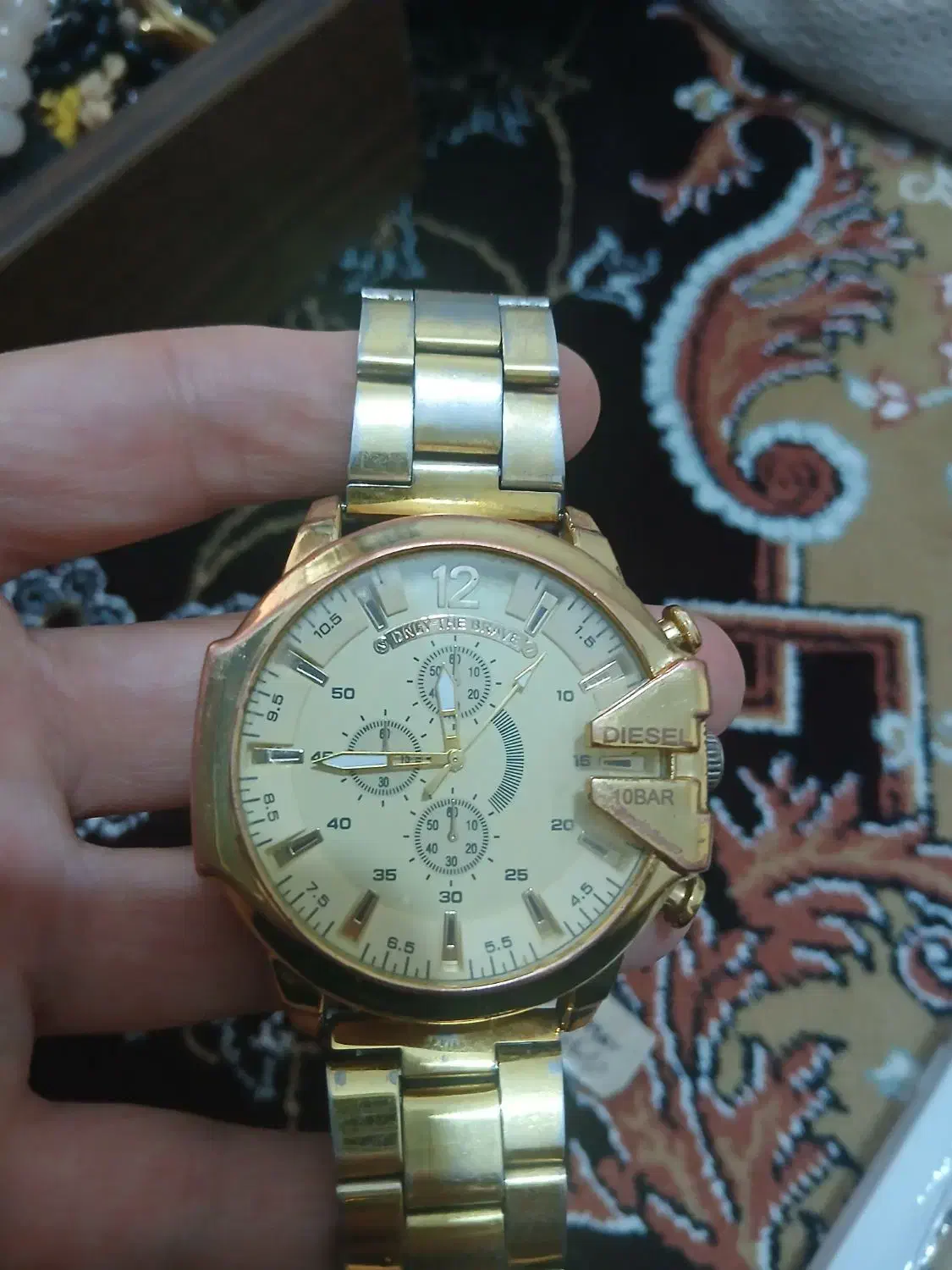 ساعت مچی طلایی سالم هردو سالمن|ساعت|اقبالیه, |دیوار