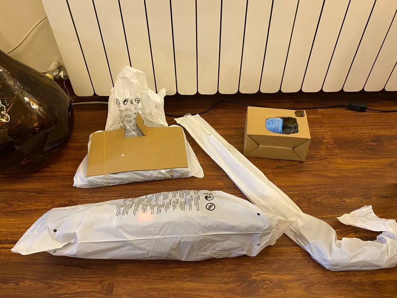 جارو عصایی سیم پرتابل، نیولند|جاروبرقی، جارو شارژی، بخارشو|مشهد, نیروی هوایی|دیوار