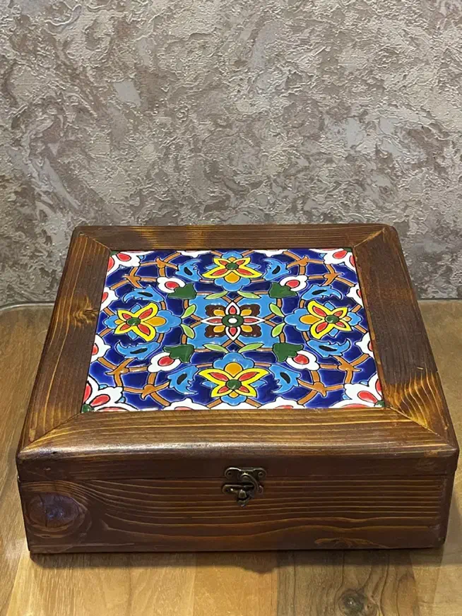 جعبه چوبی دست‌ساز با کاشی برجسته ی سنتی|صنایع دستی و سایر لوازم تزئینی|تهران, سعادت‌آباد|دیوار