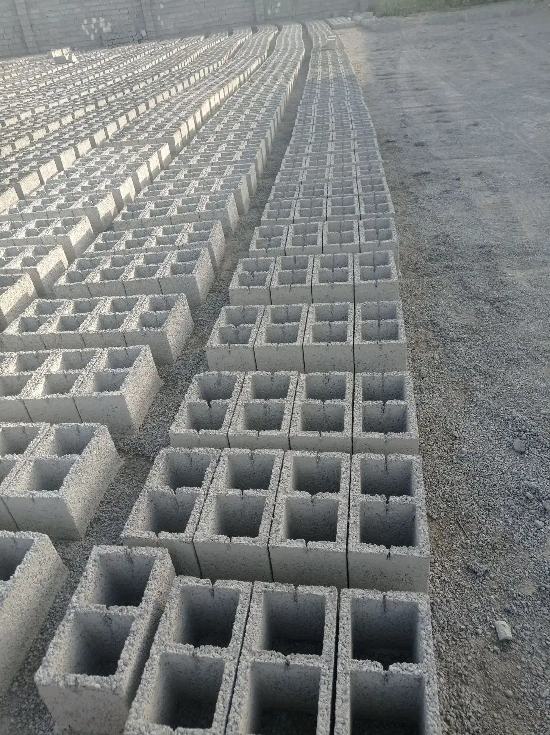 فروش بلوک باکیفیت وپرسیمان|مصالح و تجهیزات ساختمان|سراوان, |دیوار