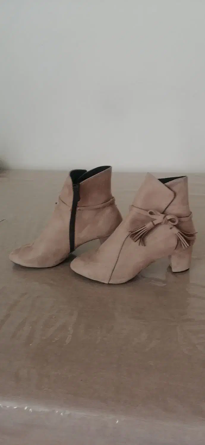 بوت مخمل کرم سایز 41 (نو)|کیف، کفش، کمربند|شهرضا, |دیوار