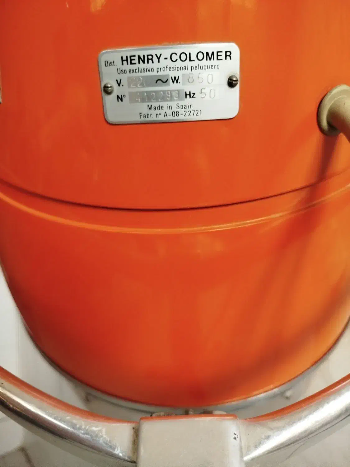 سشوار کلاهکی قدیمی|کلکسیون اشیاء عتیقه|مبارکه, |دیوار