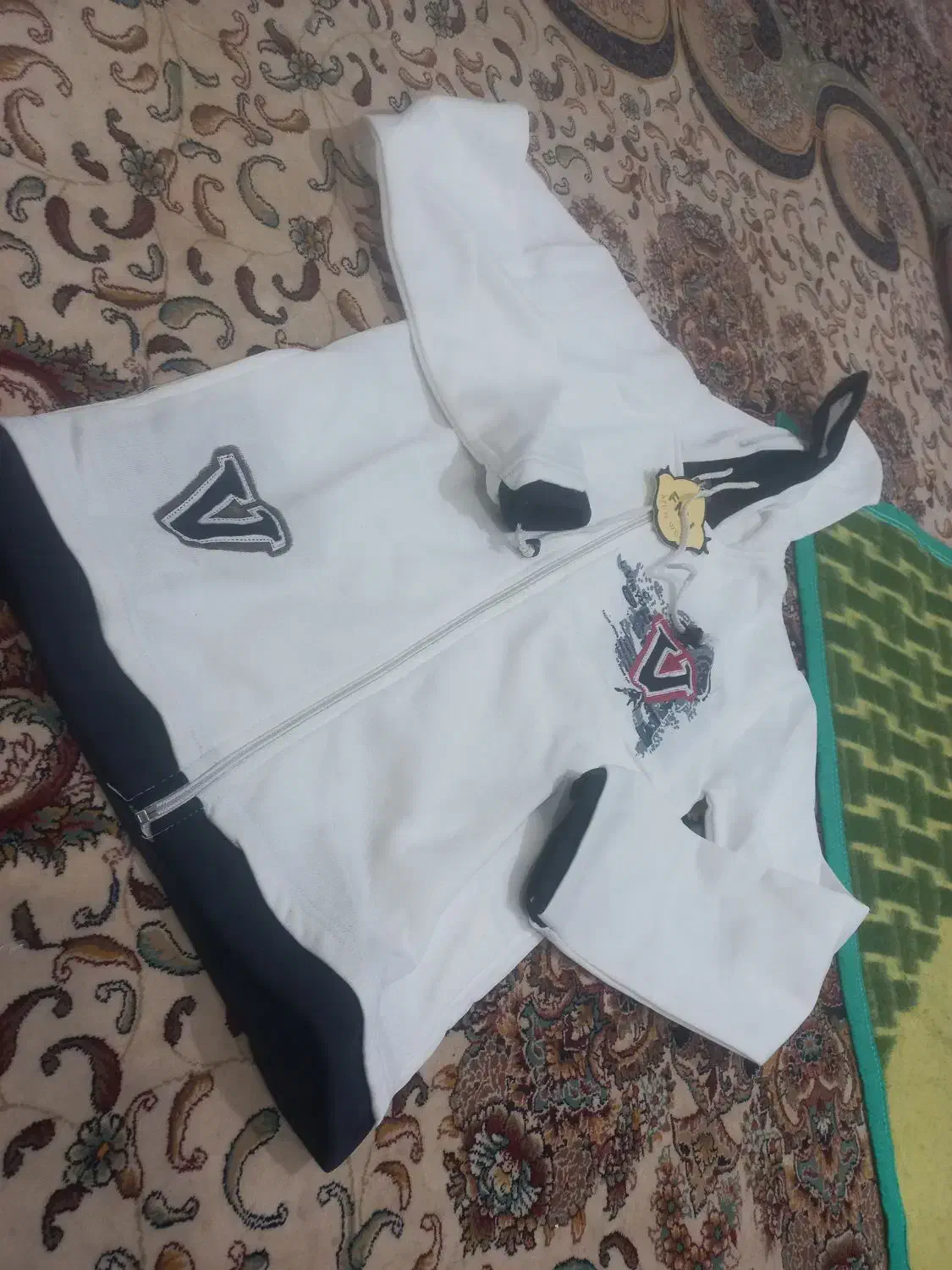 کت پلیورگرمی..رنگ سفید|لباس|شیراز, شهرک صنعتی شیراز|دیوار