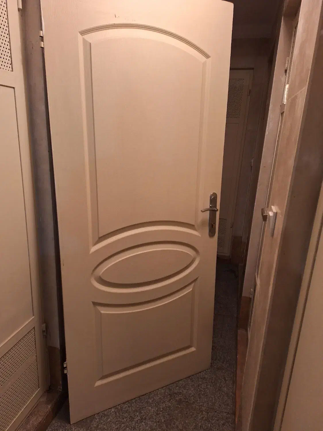 فروش درب چوبی اپارتمان|مصالح و تجهیزات ساختمان|تهران, مدائن|دیوار