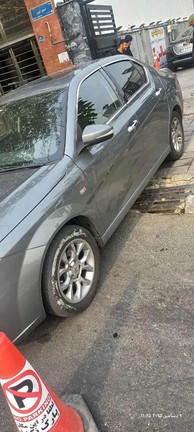 دنا پلاس توربو اتوماتیک خاکستری ۴۰۱|خودرو سواری و وانت|تهران, گلستان (شهرک راه آهن)|دیوار