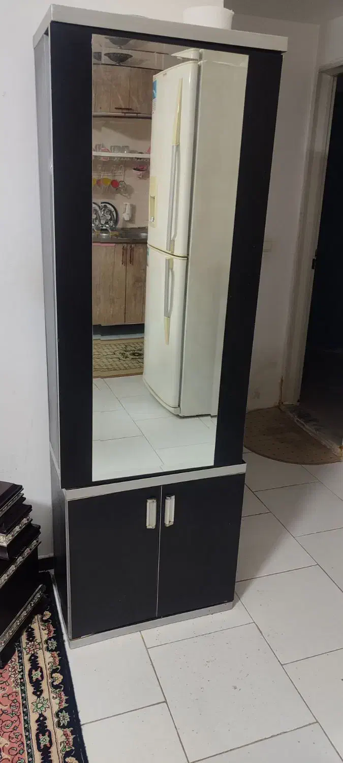 یک جفت پشتی و جا کفشی ایستاده|مبلمان خانگی و میز عسلی|نظرآباد, مسکن مهر نظرآباد|دیوار