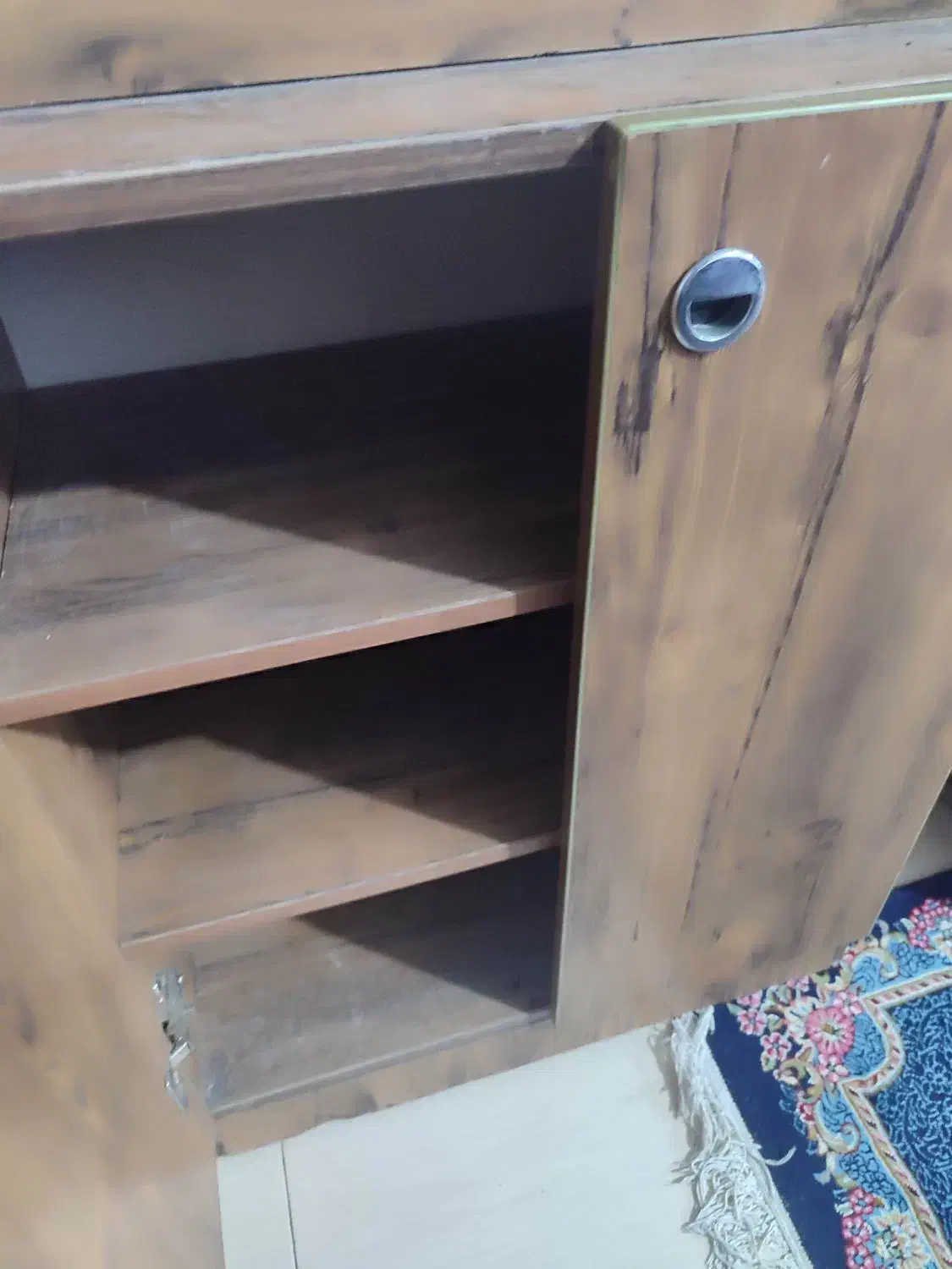 جاکفشی|جاکفشی، کمد، دراور|رشت, کوی امام رضا|دیوار