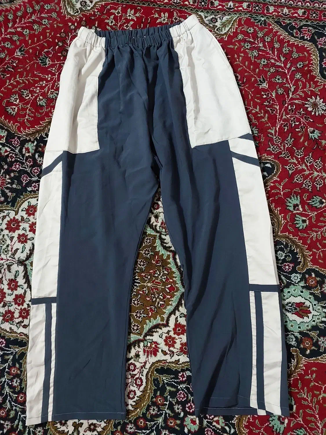 لباس و شلوار|لباس|قم, انسجام|دیوار