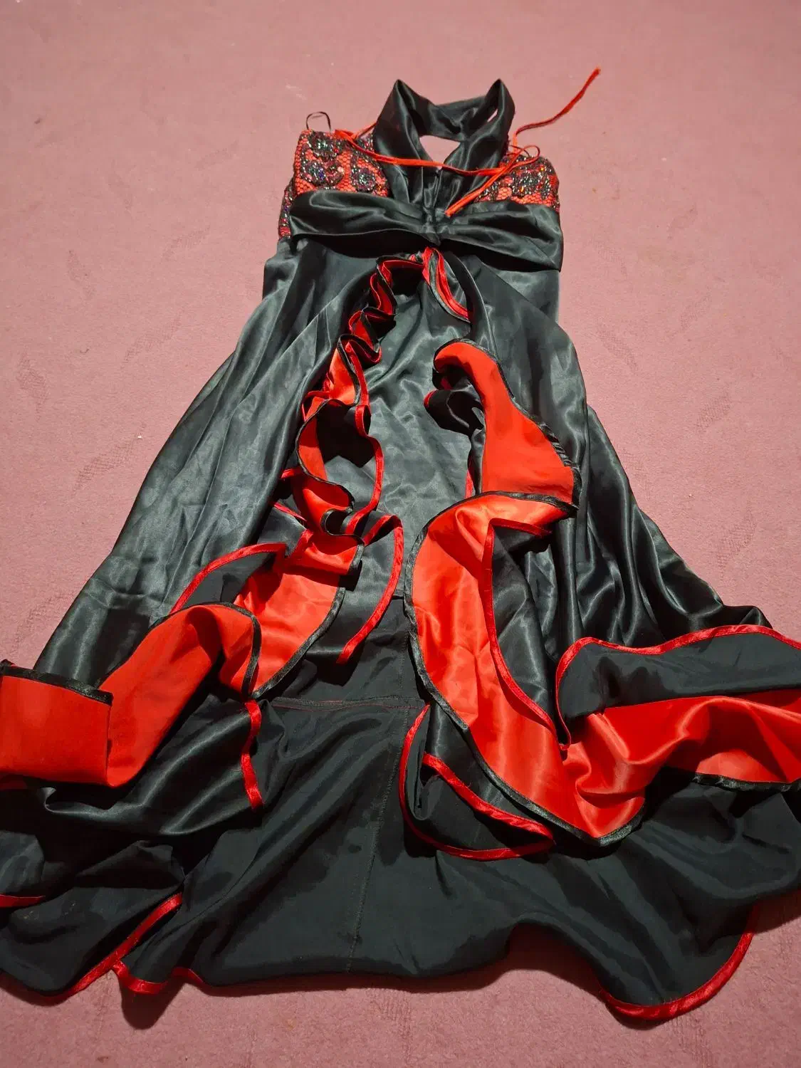 لباس مجلسی و بارانی|لباس|باسمنج, |دیوار