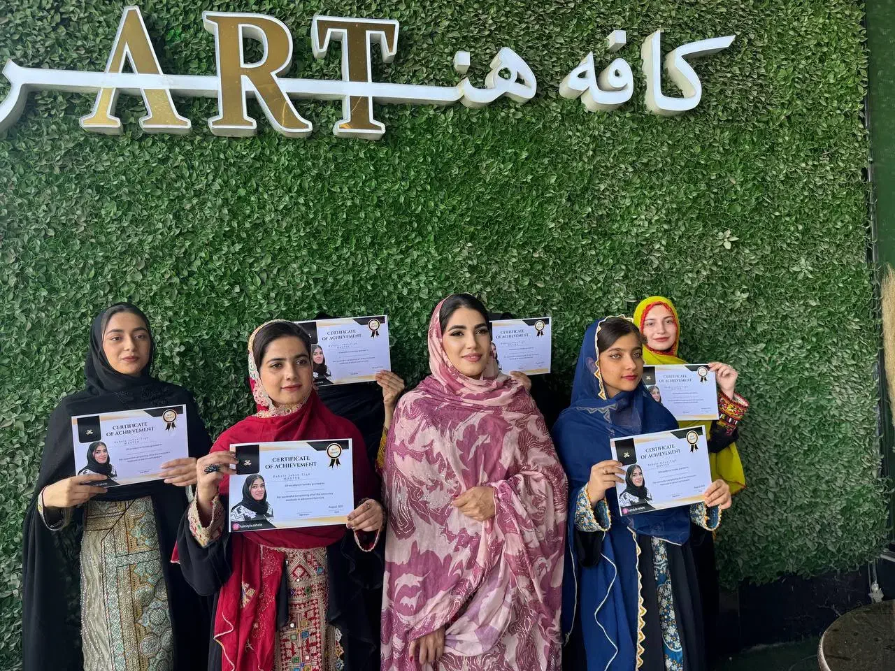 آموزش تخصصی شینیون/شنیون|خدمات آرایشگری و زیبایی|زاهدان, |دیوار